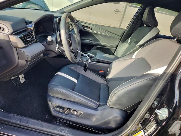 2025 TOYOTA CAMRY