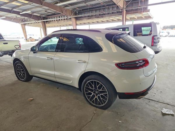 2018 PORSCHE MACAN