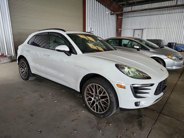 2018 PORSCHE MACAN