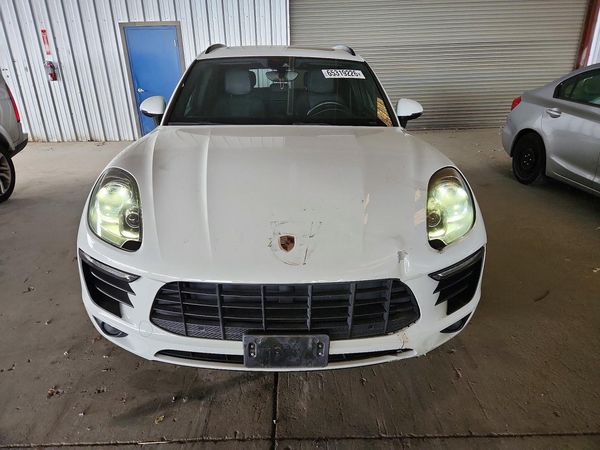 2018 PORSCHE MACAN