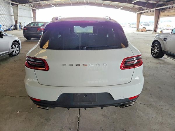 2018 PORSCHE MACAN