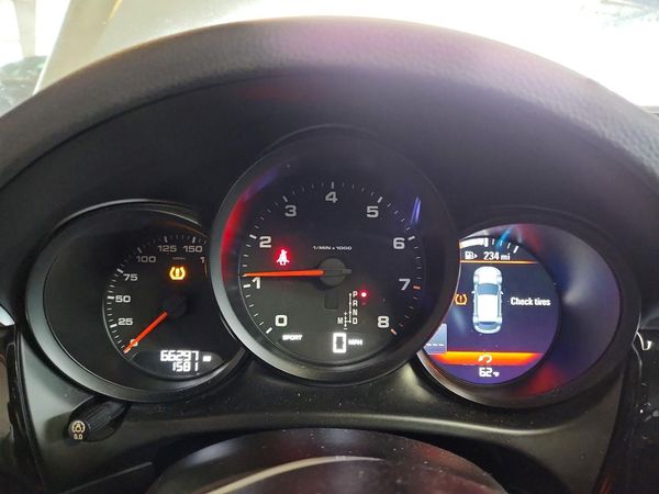 2018 PORSCHE MACAN