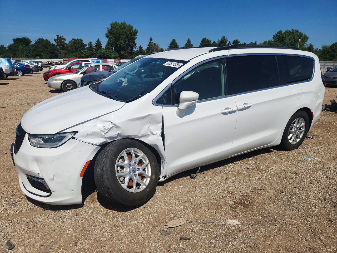 2022 CHRYSLER PACIFICA Touring L — Front 3/4