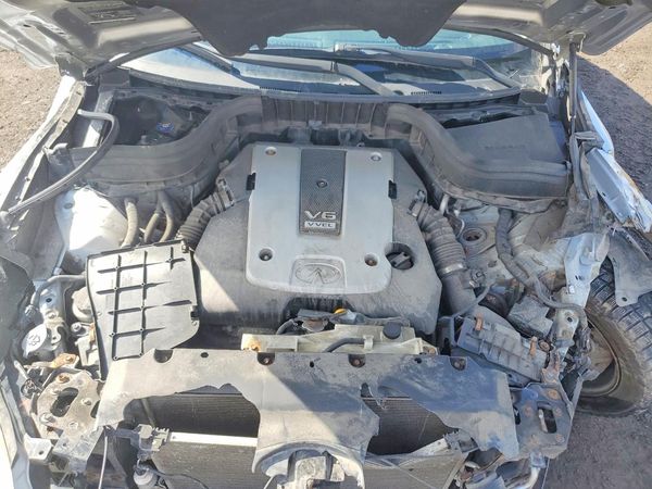 2013 INFINITI EX37 — Engine bay
