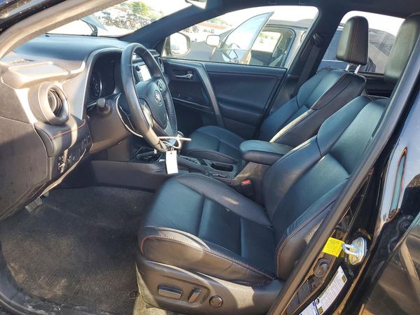2017 TOYOTA RAV4 SE