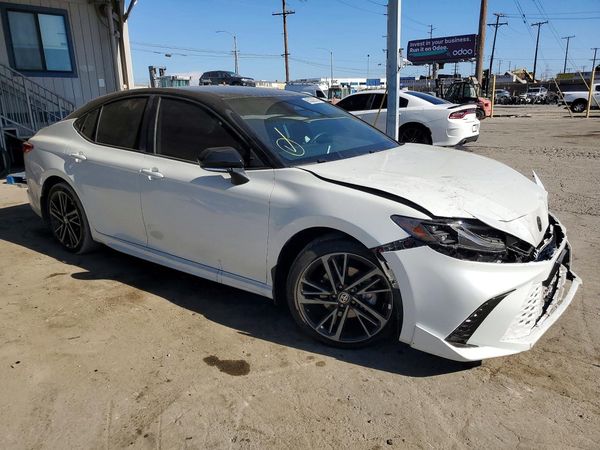 2026 TOYOTA CAMRY