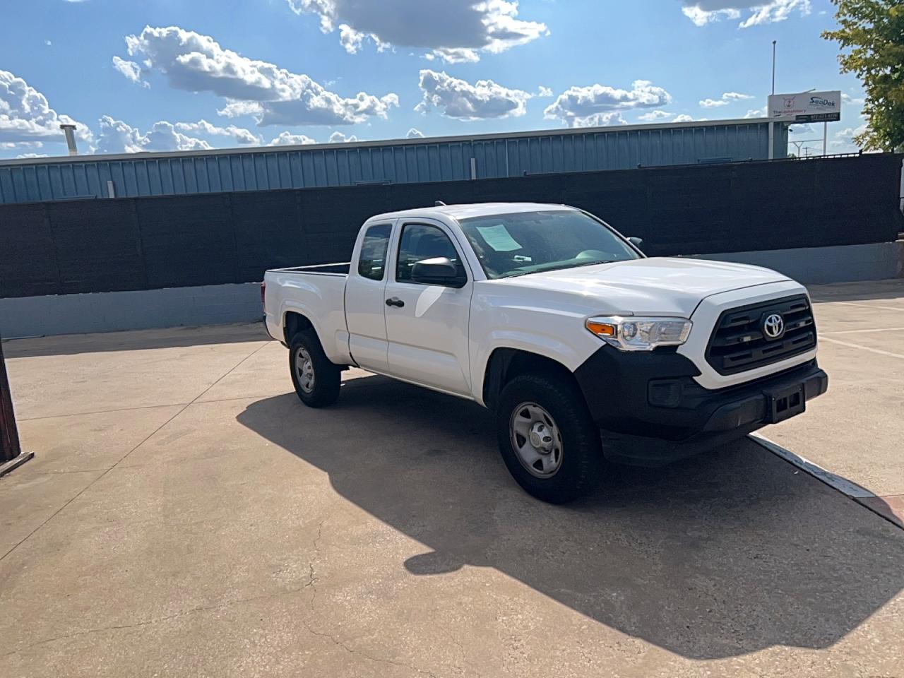 2017 TOYOTA TACOMA SR/SR5