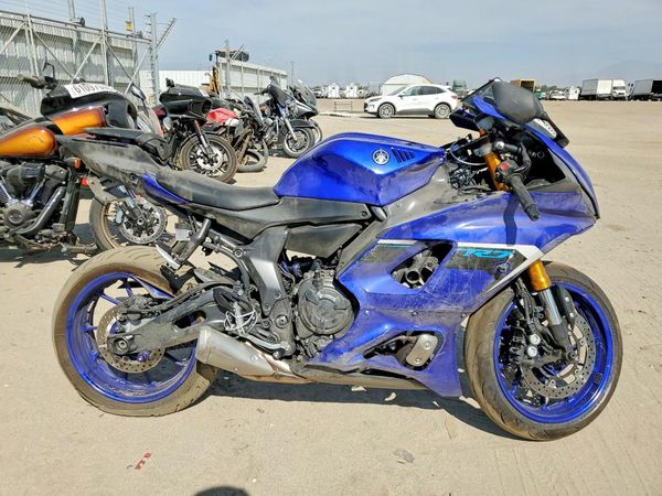 2025 YAMAHA YZFR7