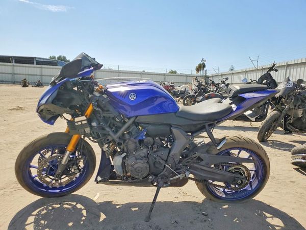 2025 YAMAHA YZFR7