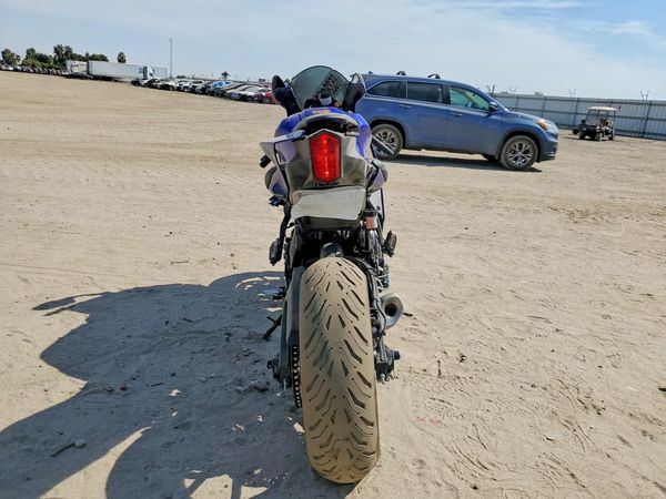 2025 YAMAHA YZFR7