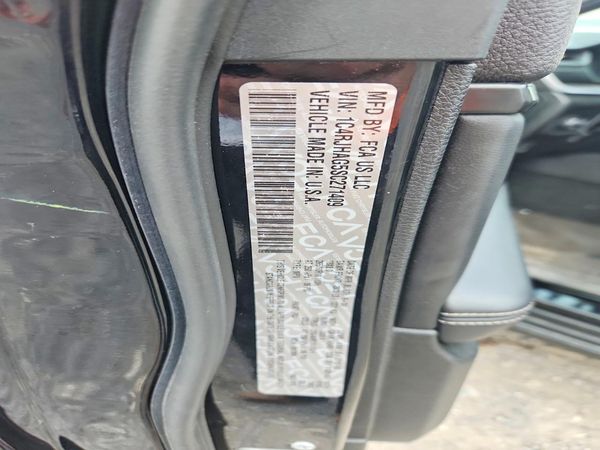 2025 JEEP GRAND CHEROKEE Laredo, Altitude