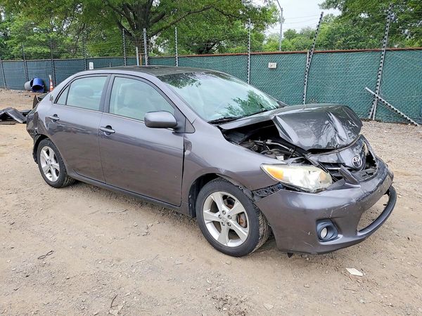 2013 TOYOTA COROLLA