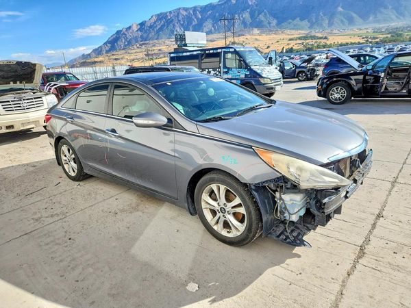 2013 HYUNDAI SONATA