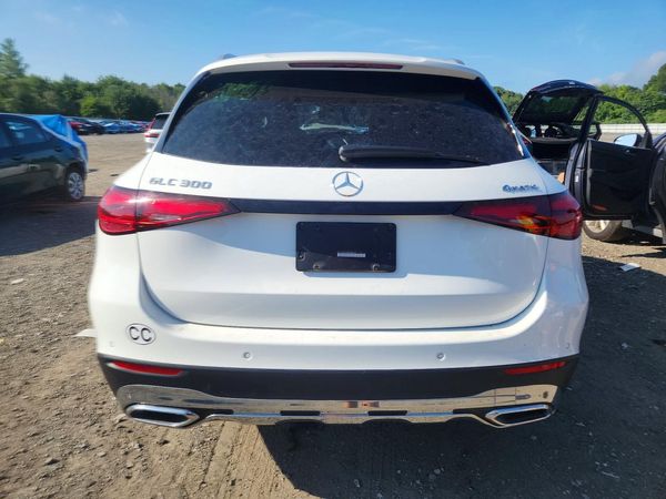 2025 MERCEDES-BENZ GLC