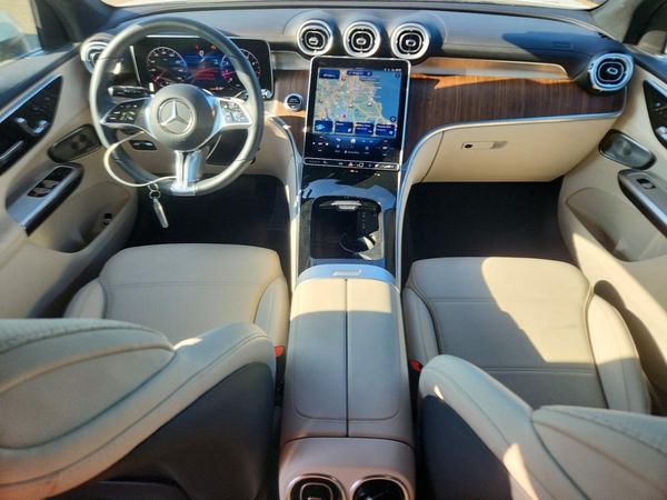 2025 MERCEDES-BENZ GLC
