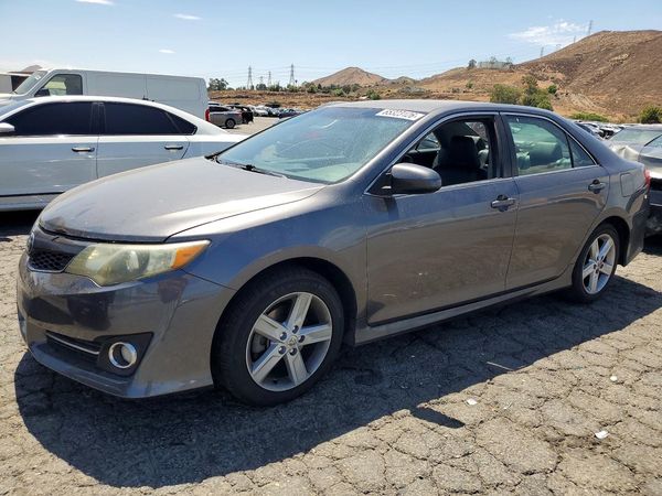 2014 TOYOTA CAMRY