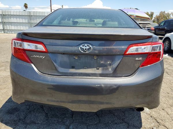 2014 TOYOTA CAMRY