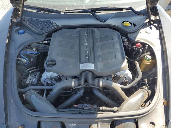 2014 PORSCHE PANAMERA S (2WD), 4S (4WD)