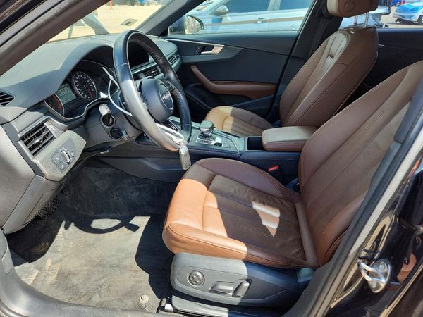 2017 AUDI A4 quattro Premium