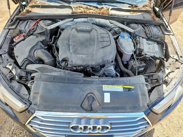 2017 AUDI A4 quattro Premium