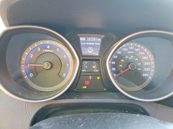 2013 HYUNDAI ELANTRA