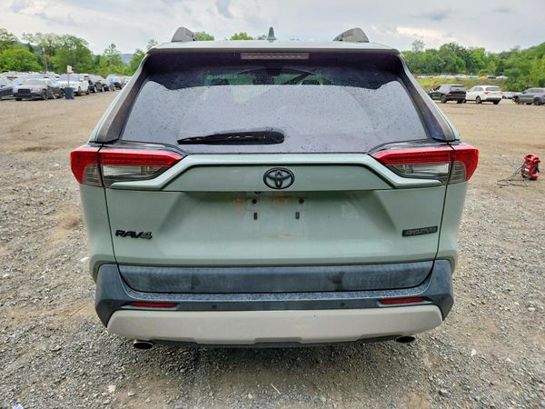2019 TOYOTA RAV4