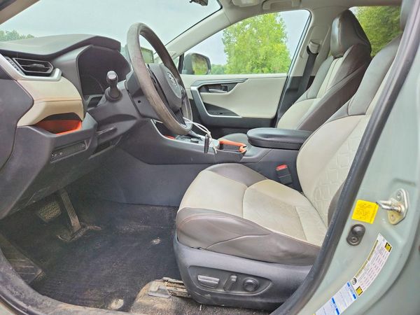 2019 TOYOTA RAV4