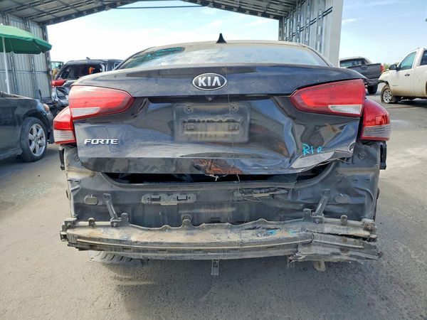 2018 KIA FORTE LX Base