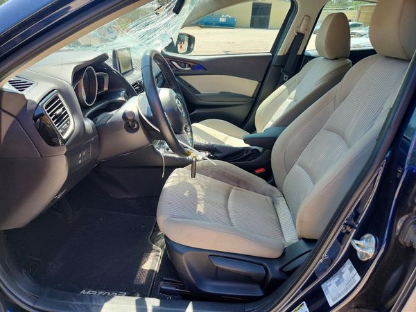 2016 MAZDA 3 Touring/GS
