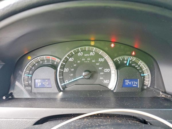 2012 TOYOTA CAMRY