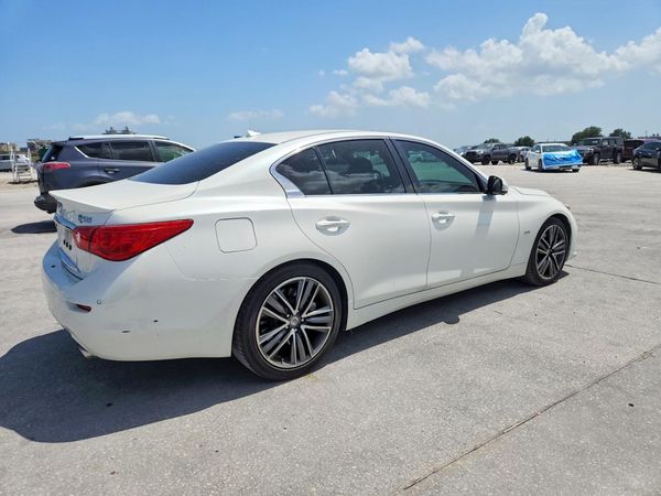 2016 INFINITI Q50