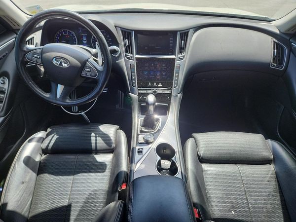 2016 INFINITI Q50