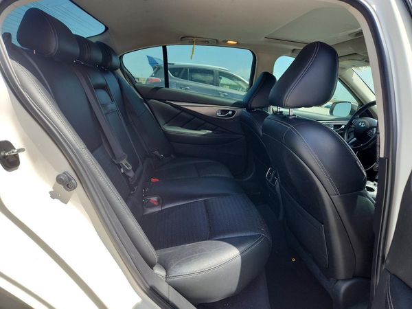 2016 INFINITI Q50