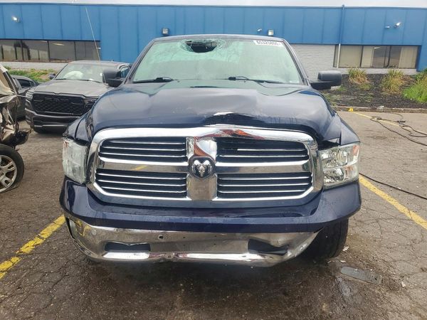 2018 RAM 1500 SLT