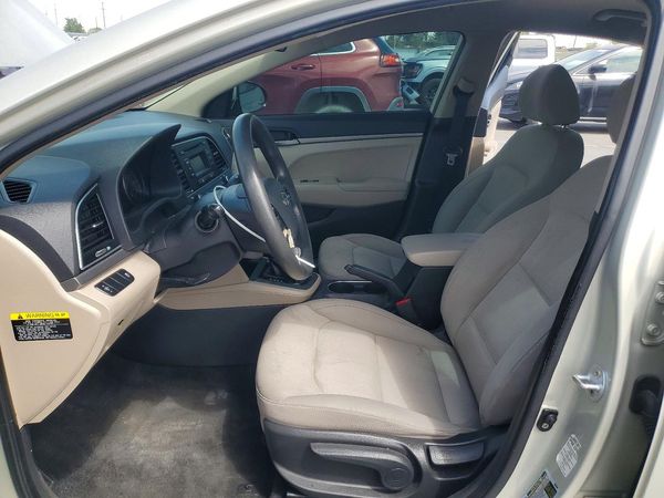 2017 HYUNDAI ELANTRA