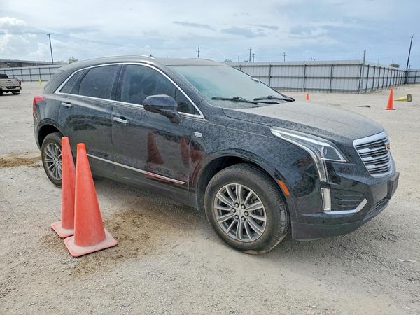 2018 CADILLAC XT5 Luxury — Passenger 3/4