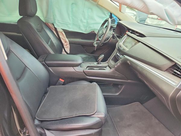 2018 CADILLAC XT5 Luxury — DENT