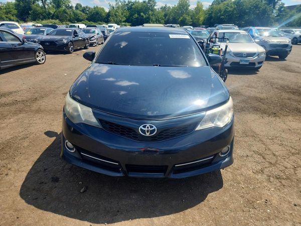 2014 TOYOTA CAMRY