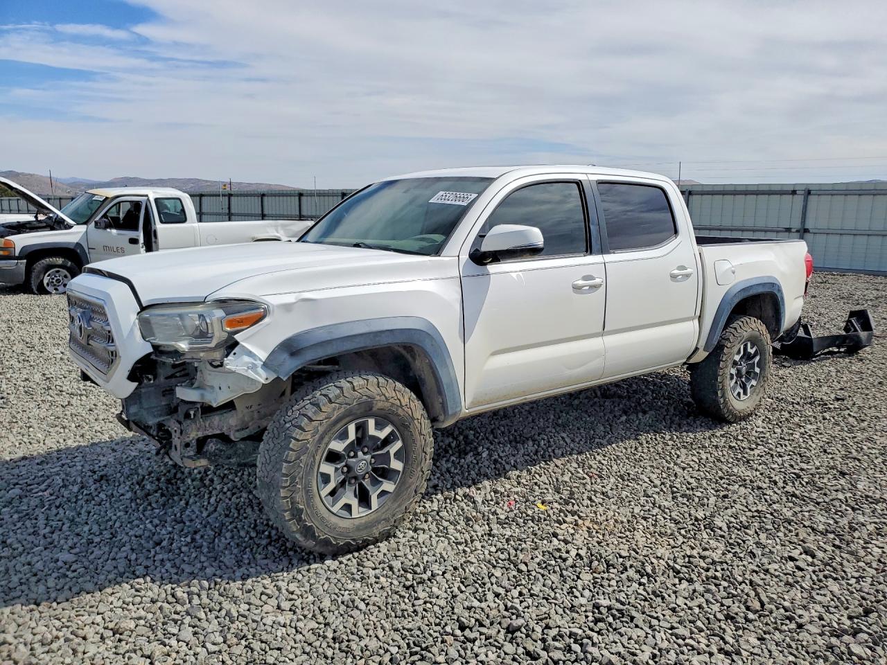2016 TOYOTA TACOMA