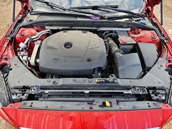 2019 VOLVO S60 Momentum