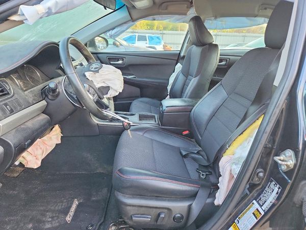 2016 TOYOTA CAMRY
