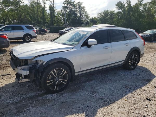 2018 VOLVO V90 CROSS COUNTRY