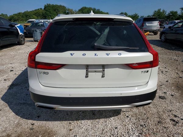 2018 VOLVO V90 CROSS COUNTRY