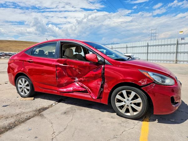 2012 HYUNDAI ACCENT GLS (Middle grade)