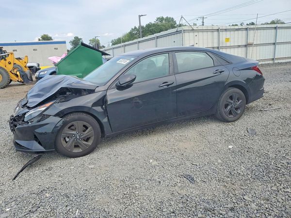 2022 HYUNDAI ELANTRA