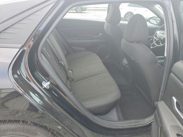 2022 HYUNDAI ELANTRA