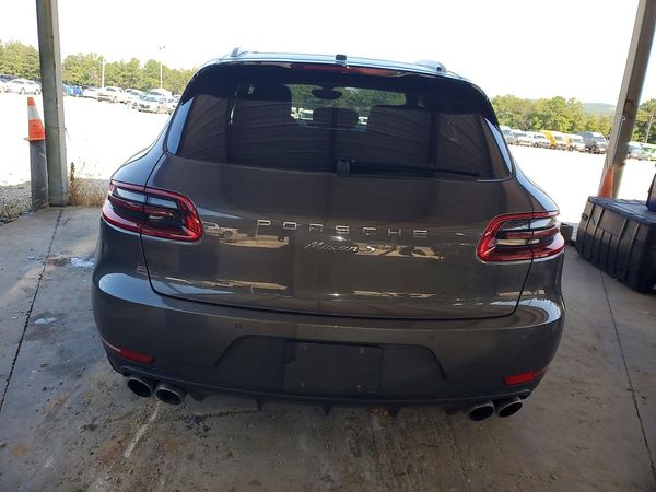2016 PORSCHE MACAN