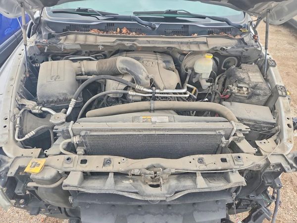 2016 RAM 1500 SLT CREW CAB 4X4