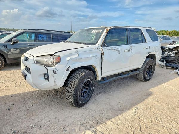 2023 TOYOTA 4RUNNER SR5