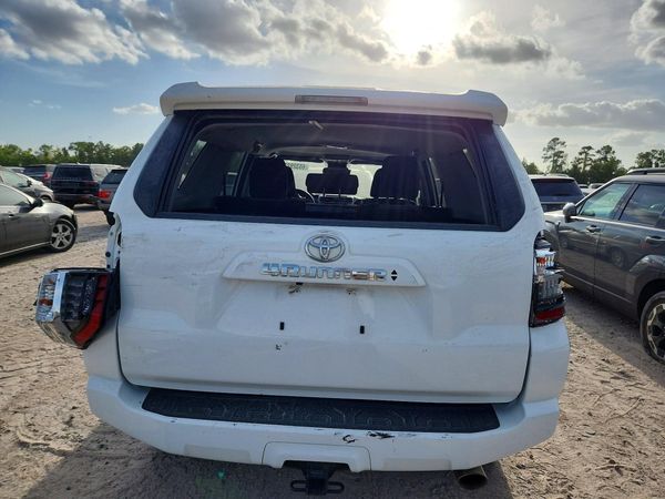 2023 TOYOTA 4RUNNER SR5